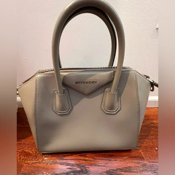Authentic *** Givenchy Antigona Bag in Grey - Picture 3 of 9